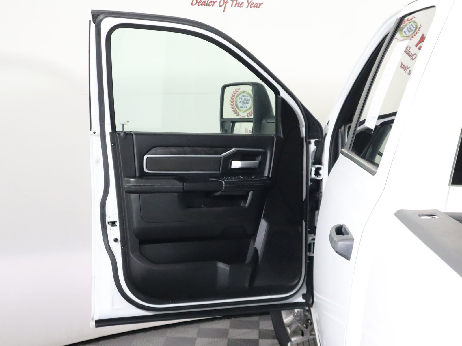 Used 2024 RAM 3500 Big Horn image 17