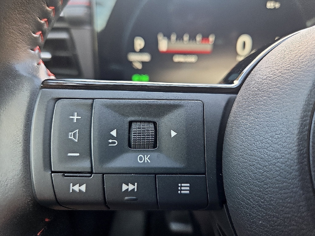 Used 2025 Nissan Kicks SR FWD image 20
