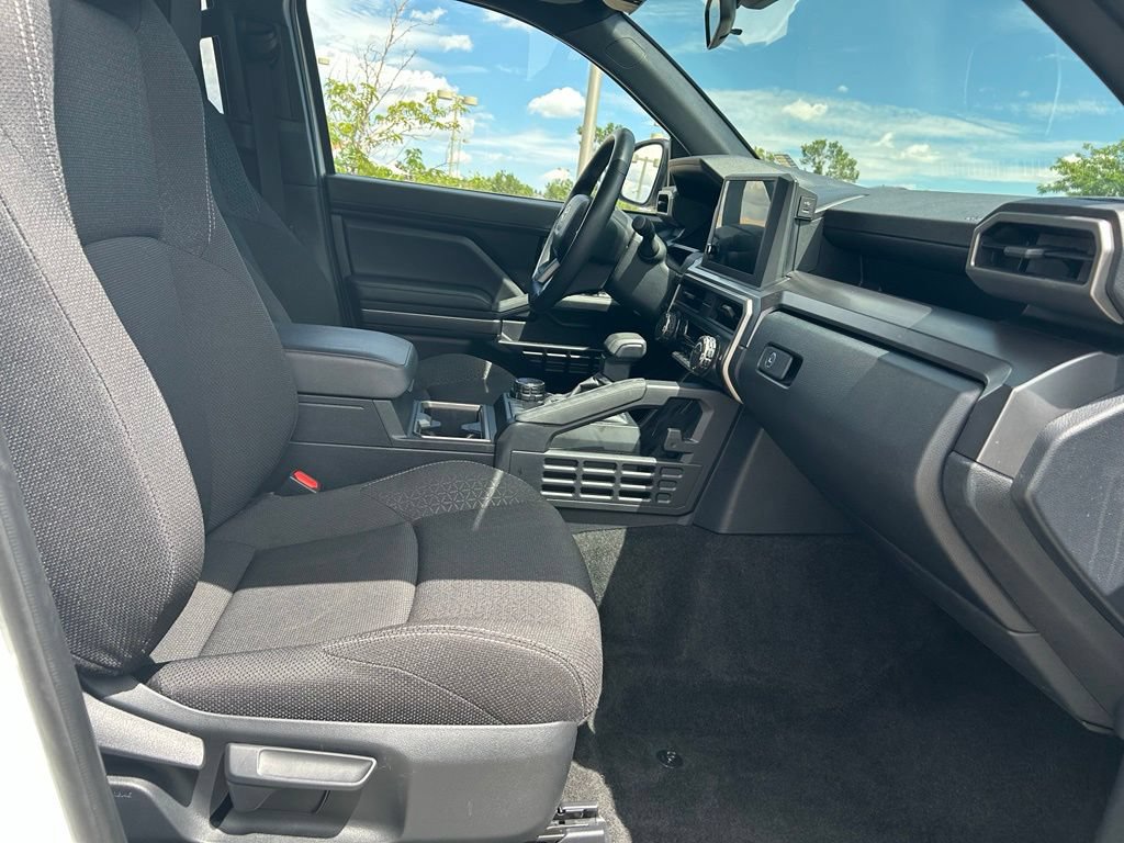 Used 2025 Toyota 4Runner SR5 AWD/4WD image 31