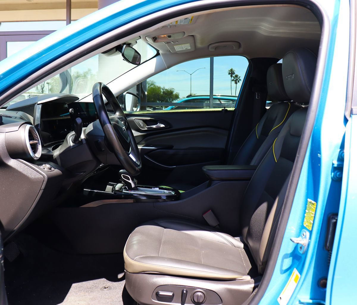 Used 2025 Chevrolet Trax ACTIV w/ Driver Confidence Package FWD image 37