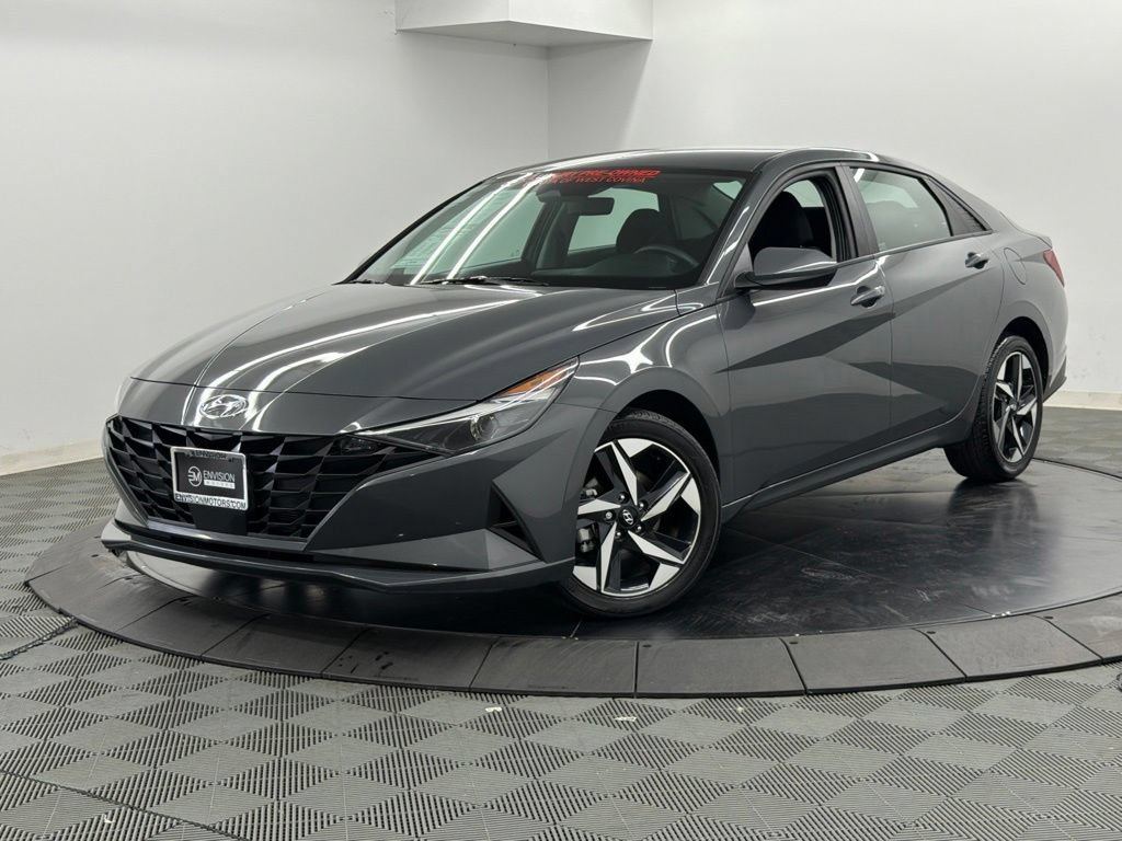 Used 2023 Hyundai Elantra SEL w/ Convenience Package FWD video 3