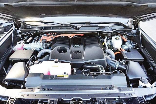Used 2023 Toyota Sequoia TRD Pro AWD/4WD image 16