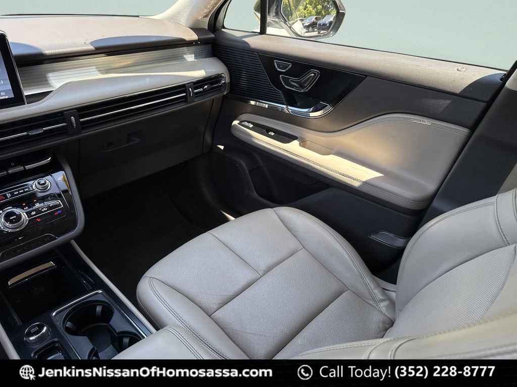 Used 2020 Lincoln Corsair FWD w/ Premium Package image 29