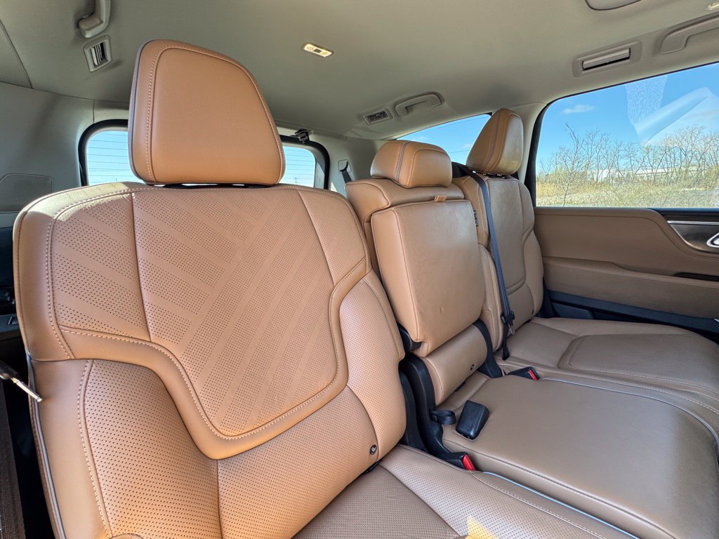 Certified 2026 INFINITI QX80 Luxe w/ Cargo Package AWD/4WD image 27