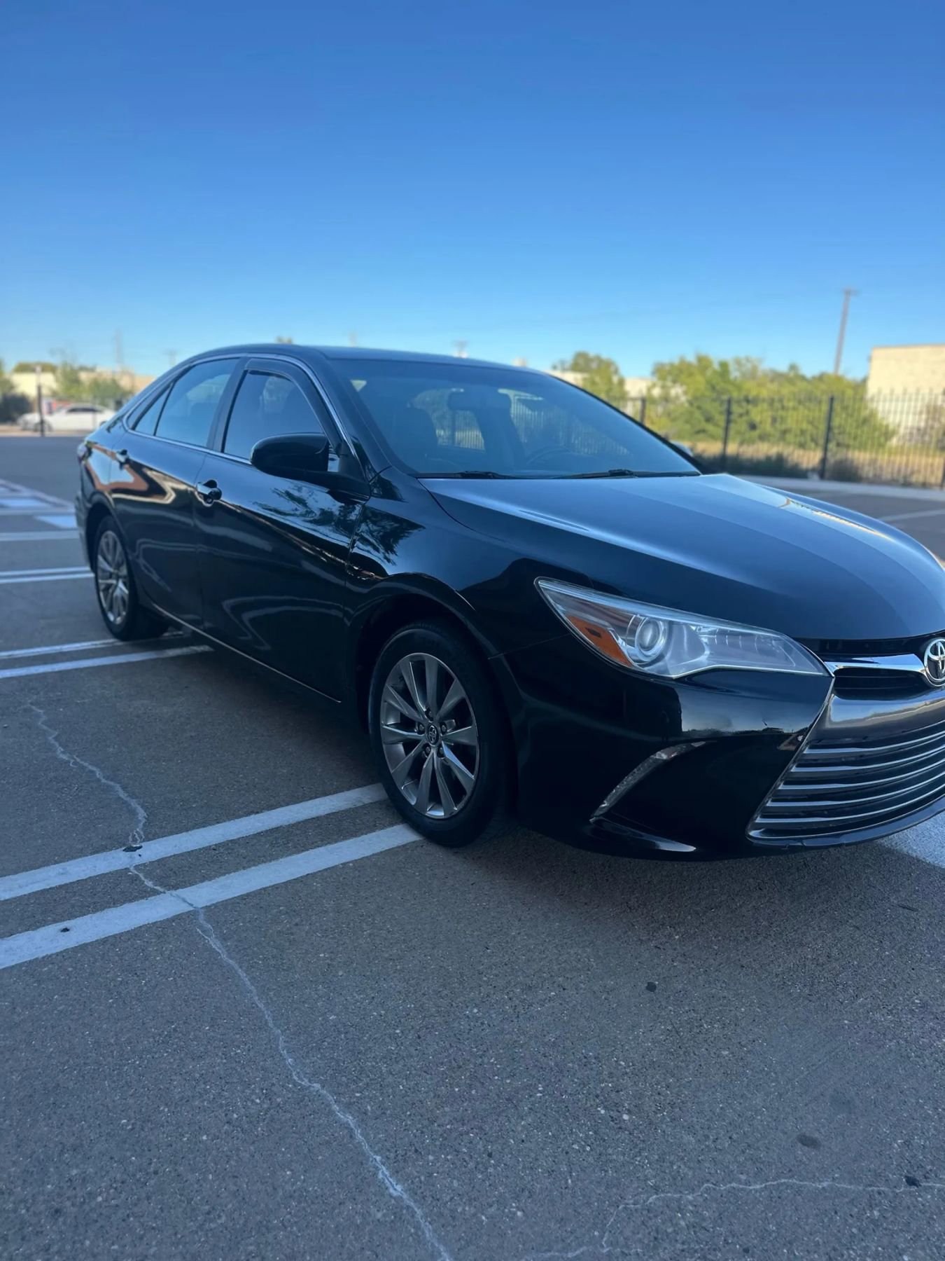 Used 2017 Toyota Camry XLE w/ Moonroof Package image 2
