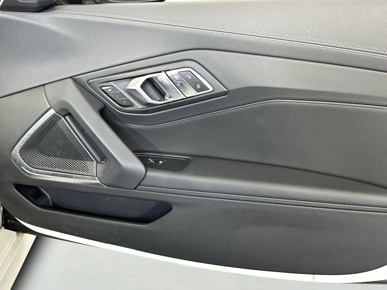 Used 2025 BMW Z4 M40i w/ Premium Package image 29