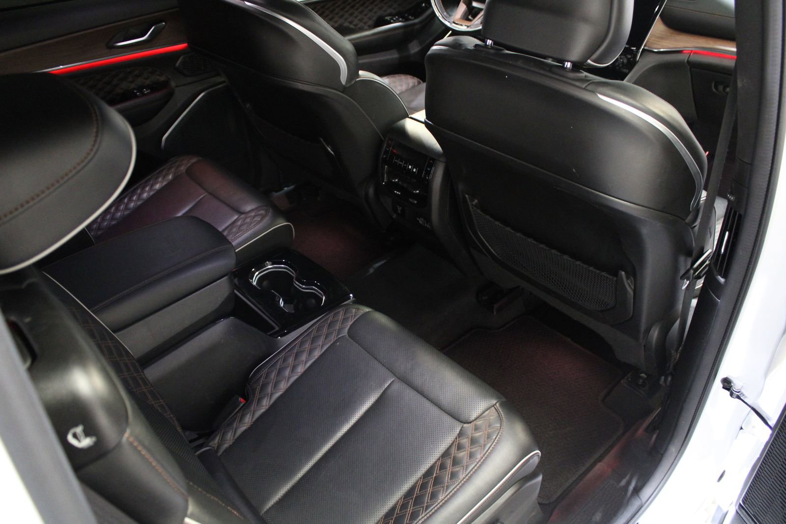 Used 2023 Jeep Grand Cherokee L Summit w/ High Altitude Package image 38