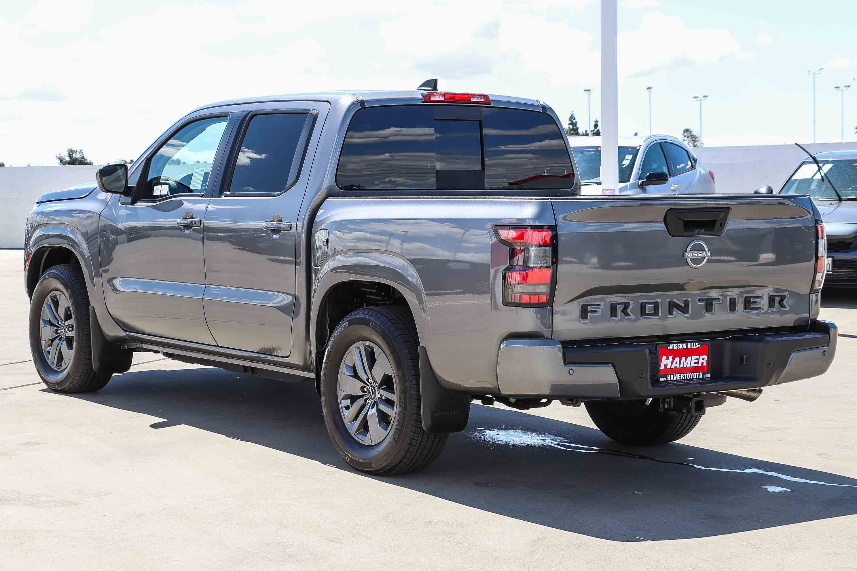 Used 2025 Nissan Frontier SV w/ SV Convenience Package RWD image 5