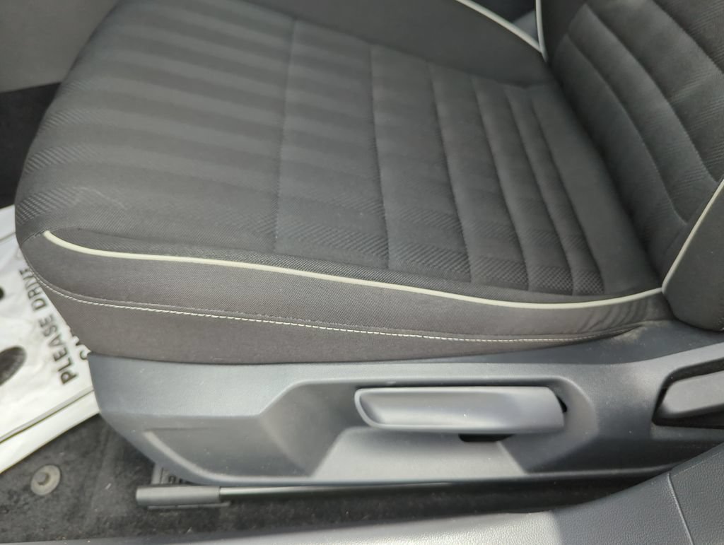 Used 2024 Volkswagen Jetta Sport FWD image 34