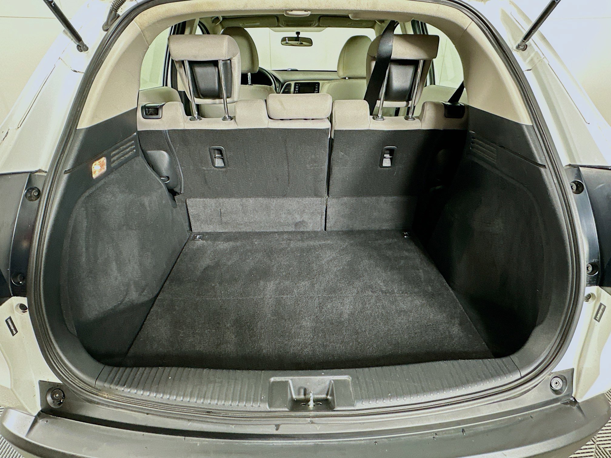 Used 2016 Honda HR-V LX image 26