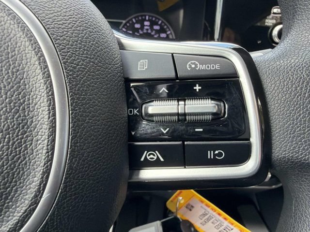 Used 2023 Kia Sorento LX FWD image 24