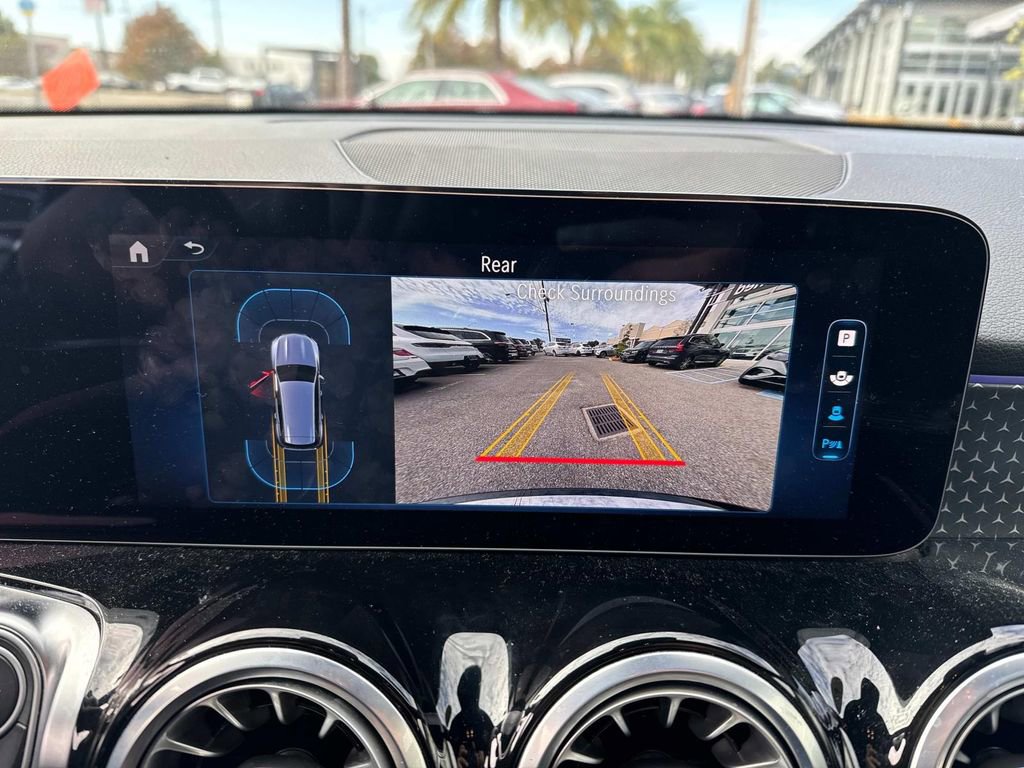 Used 2024 Mercedes-Benz GLB 250 image 25