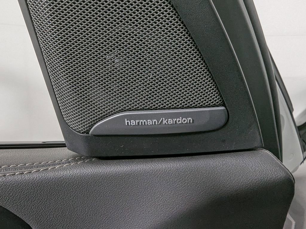 Used 2024 BMW X7 xDrive40i w/ Executive Package image 18