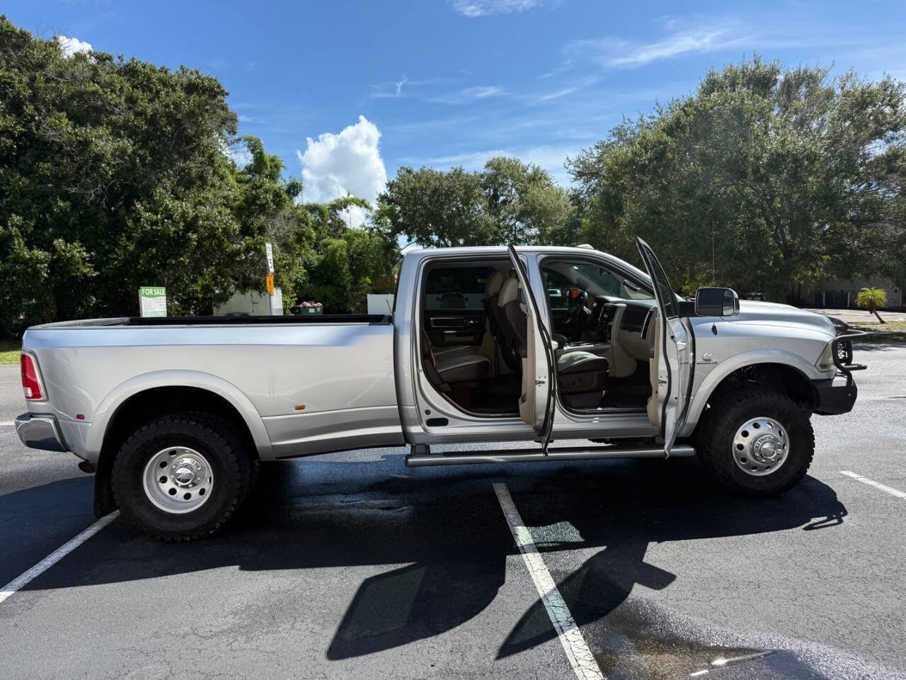 Used 2018 RAM 3500 Laramie Longhorn w/ Max Tow Package image 68
