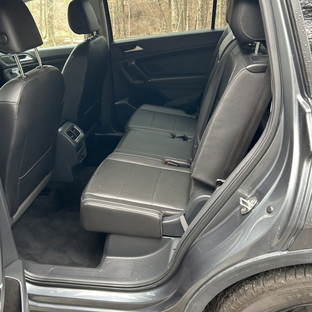 Used 2018 Volkswagen Tiguan SE w/ 3rd Row Seat Package image 13