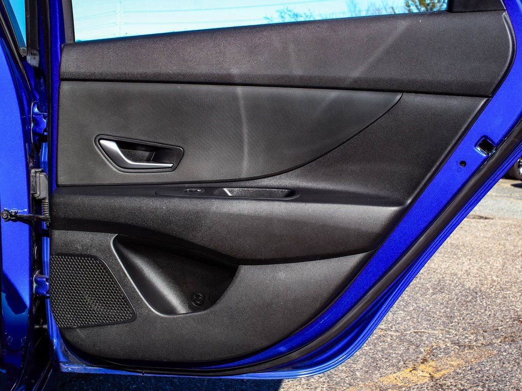 Used 2023 Hyundai Elantra SEL image 12