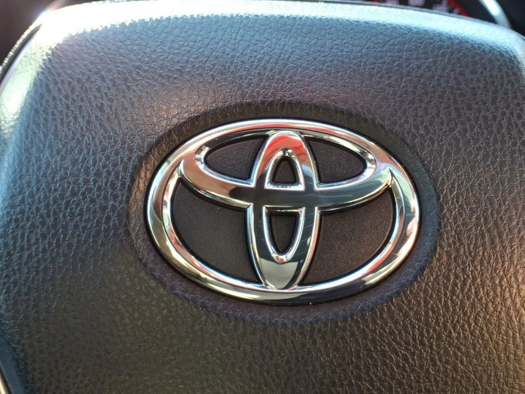 Certified 2019 Toyota Camry XSE image 18