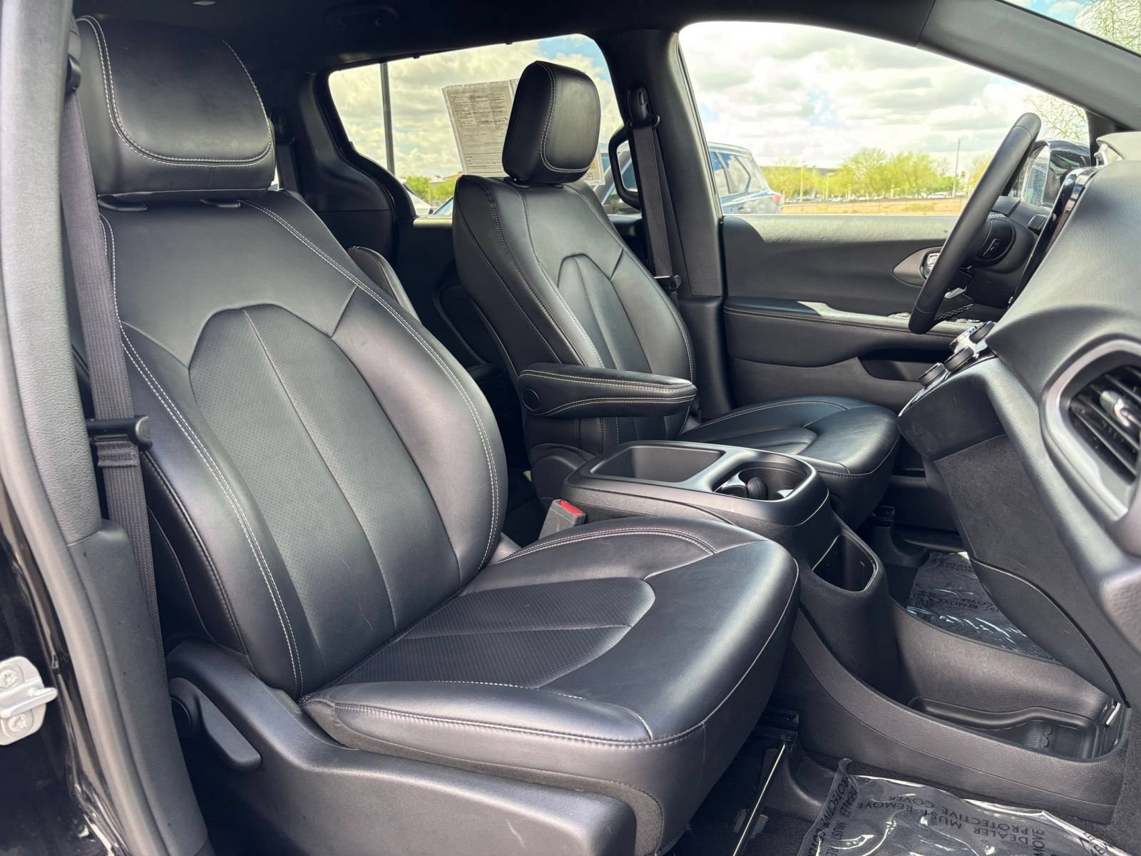 Used 2025 Chrysler Pacifica Select FWD image 38