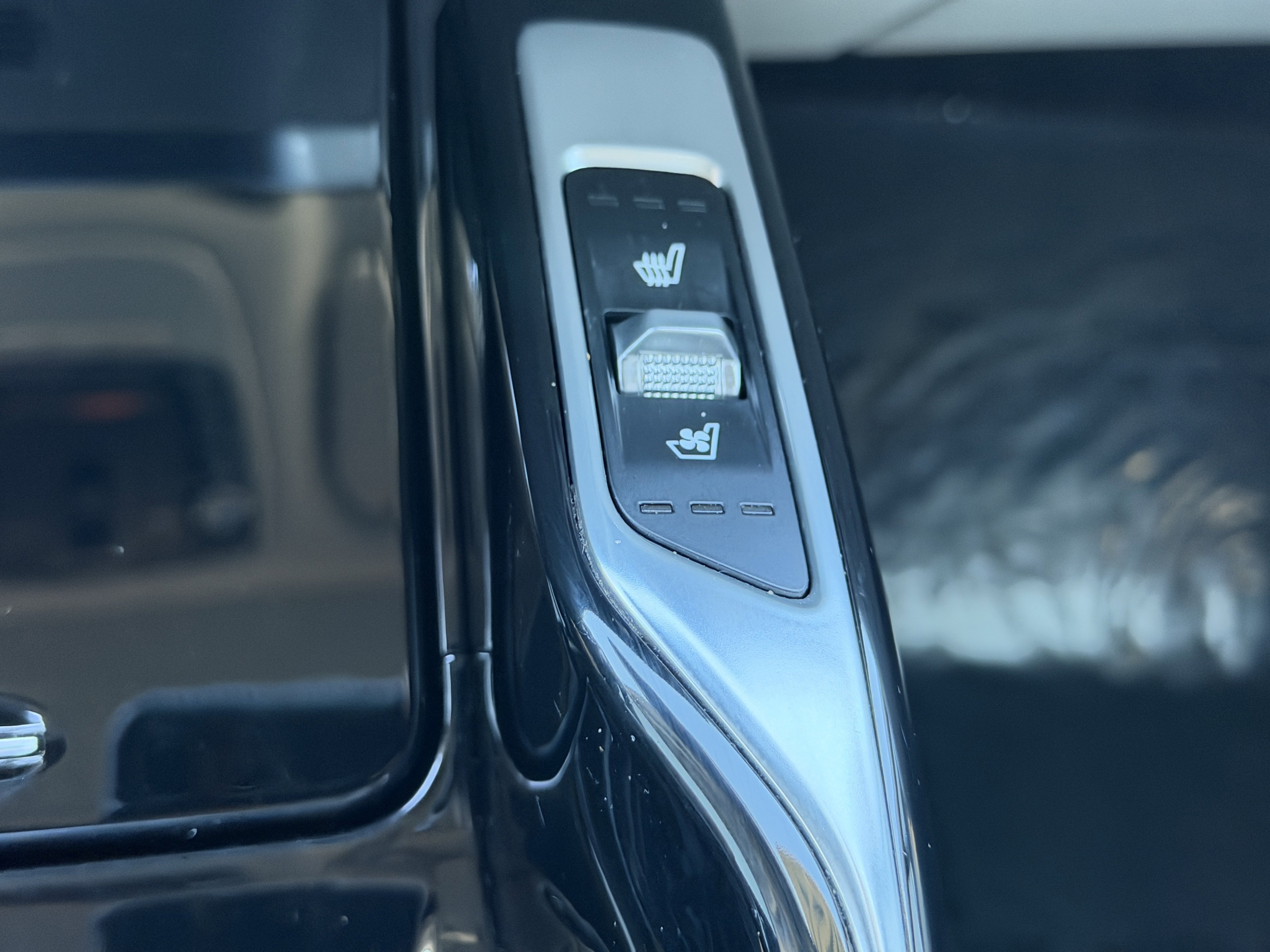 Used 2022 Kia Sorento SX image 26