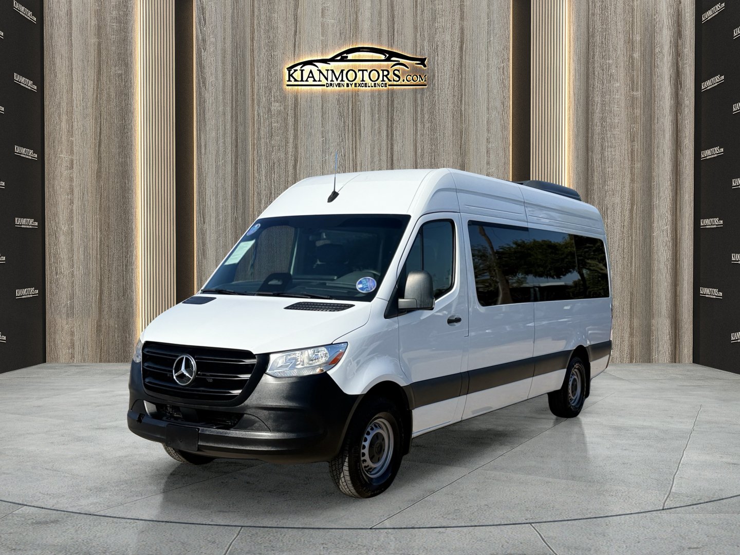 Used 2025 Mercedes-Benz Sprinter 2500 image 3