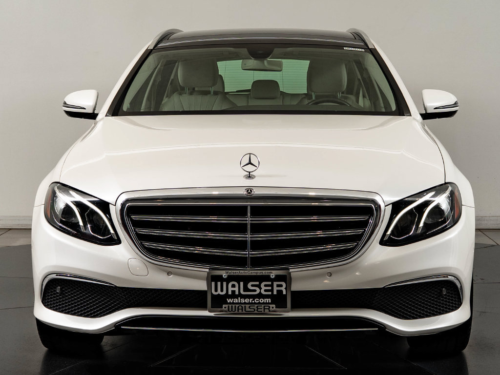 Used 2018 Mercedes-Benz E 400 4MATIC Wagon image 2