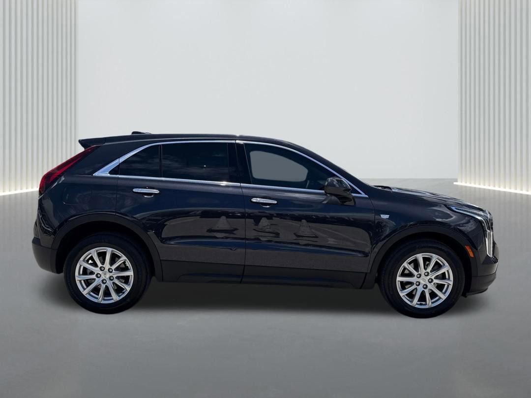 Used 2023 Cadillac XT4 Luxury w/ Driver Awareness Package FWD image 4