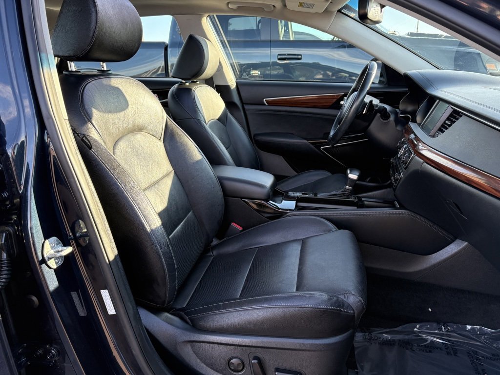 Used 2018 Kia Cadenza Technology image 15