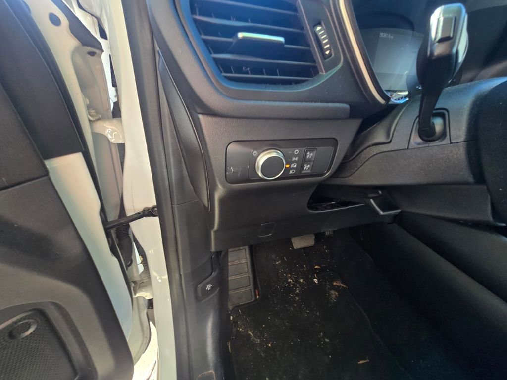 Used 2020 Ford Escape SE image 9