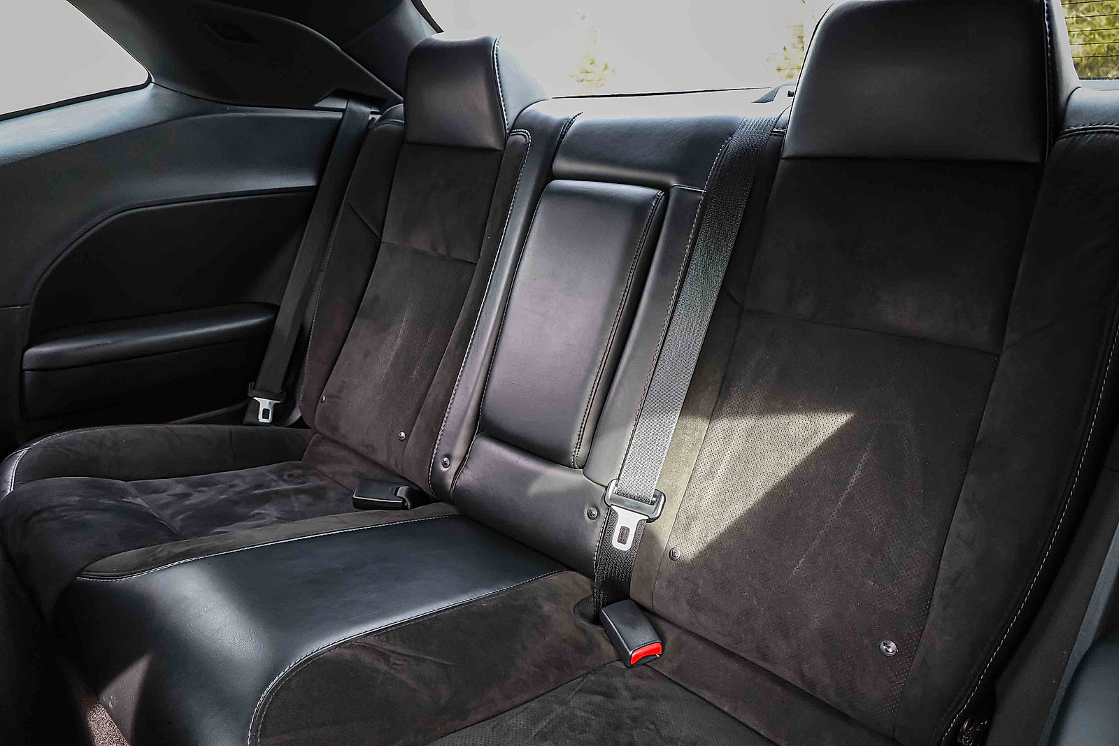 Used 2016 Dodge Challenger R/T Scat Pack w/ Leather Interior Group image 21