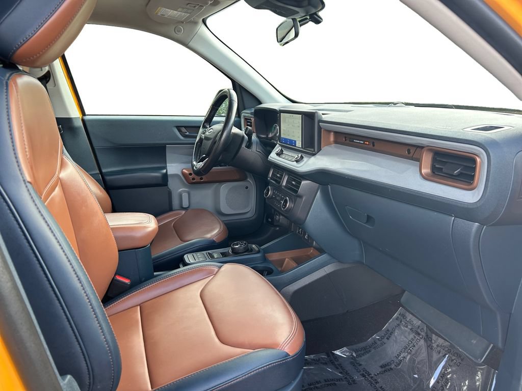 Used 2022 Ford Maverick Lariat w/ Lariat Luxury Package FWD image 17