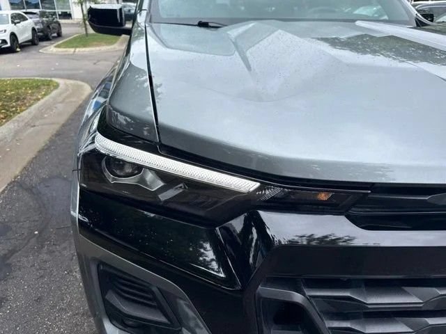 Used 2023 Chevrolet Colorado Z71 w/ Advanced Trailering Package AWD/4WD image 3