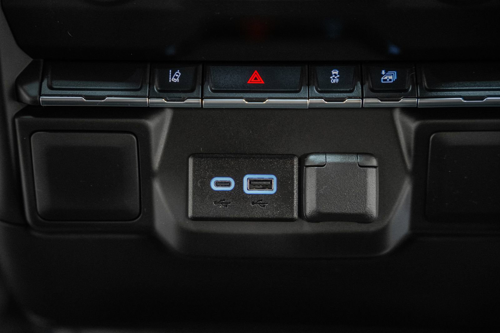 Used 2024 Chevrolet Silverado 2500 Custom image 33