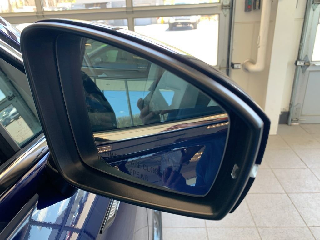 Used 2023 Volkswagen Tiguan SE w/ Panoramic Sunroof Package AWD/4WD image 23