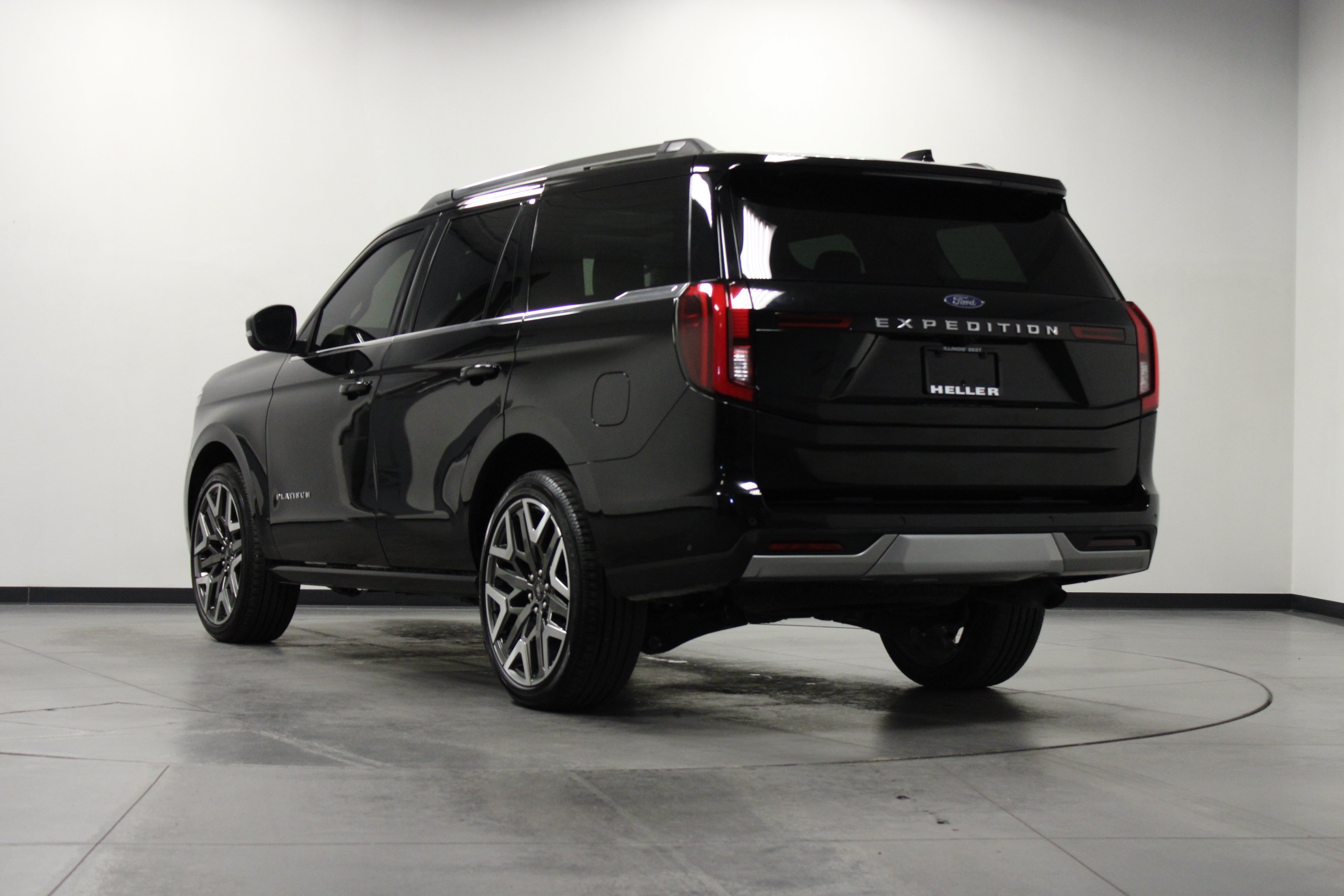 Used 2025 Ford Expedition Platinum w/ Platinum Ultimate Package AWD/4WD image 6