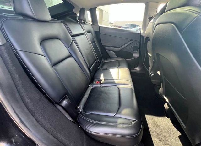 Used 2023 Tesla Model Y Long Range image 3