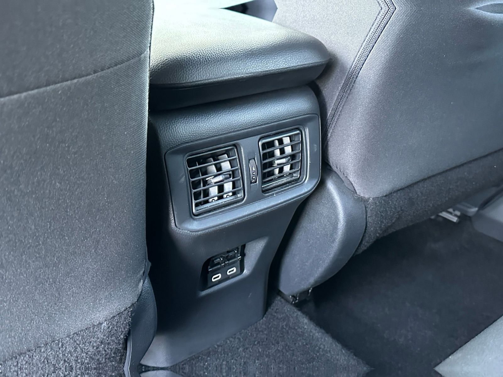 Used 2025 Toyota RAV4 XLE image 25