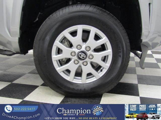 Used 2025 Toyota Tacoma TRD Sport RWD image 3