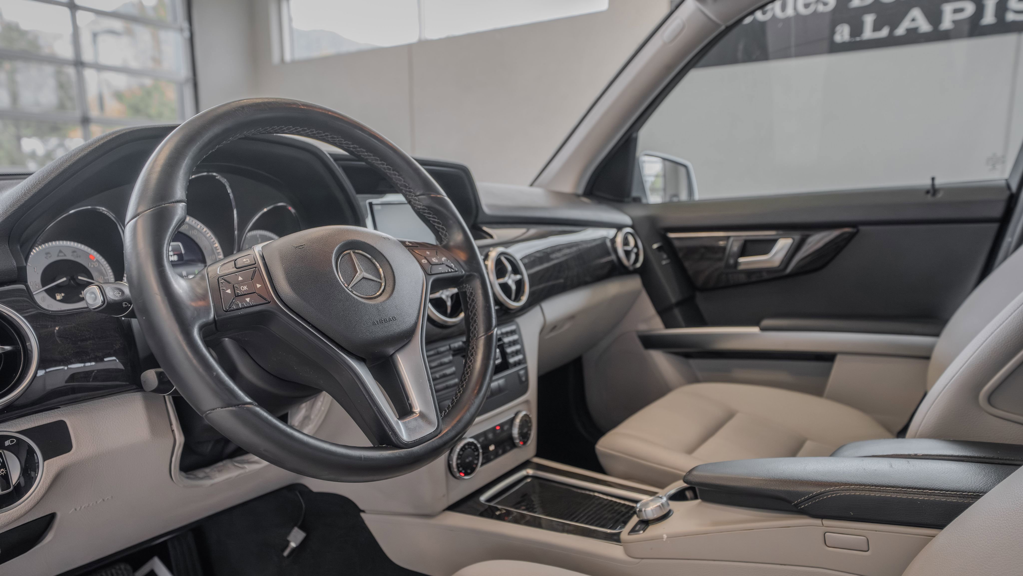 Used 2015 Mercedes-Benz GLK 250 BlueTEC 4MATIC image 7