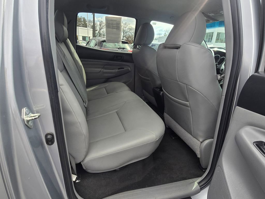 Used 2015 Toyota Tacoma 4x4 Double Cab w/ Limited Package image 13