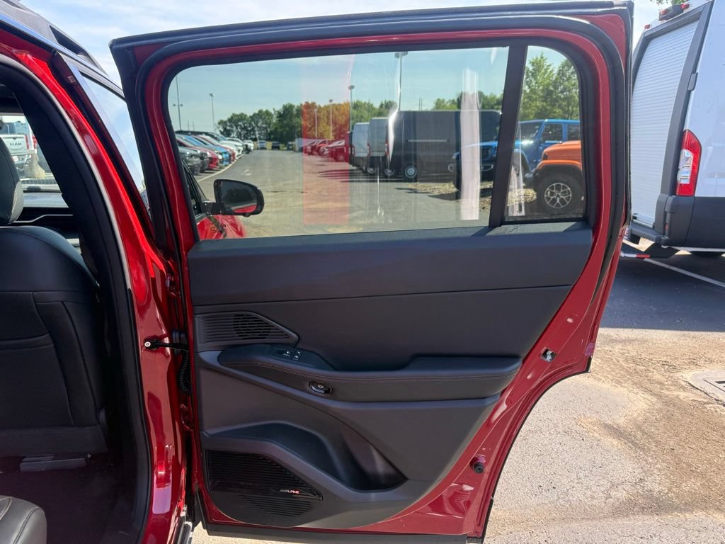 New 2026 Jeep Cherokee Overland w/ Advanced Pro Tech Group AWD/4WD image 40