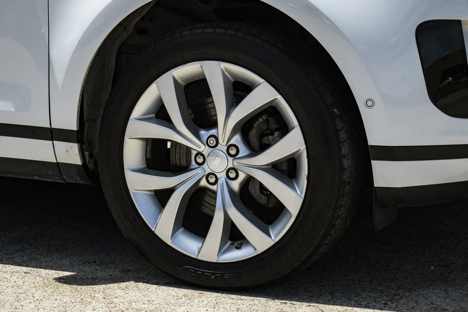 Used 2020 Land Rover Range Rover Evoque SE AWD/4WD image 59