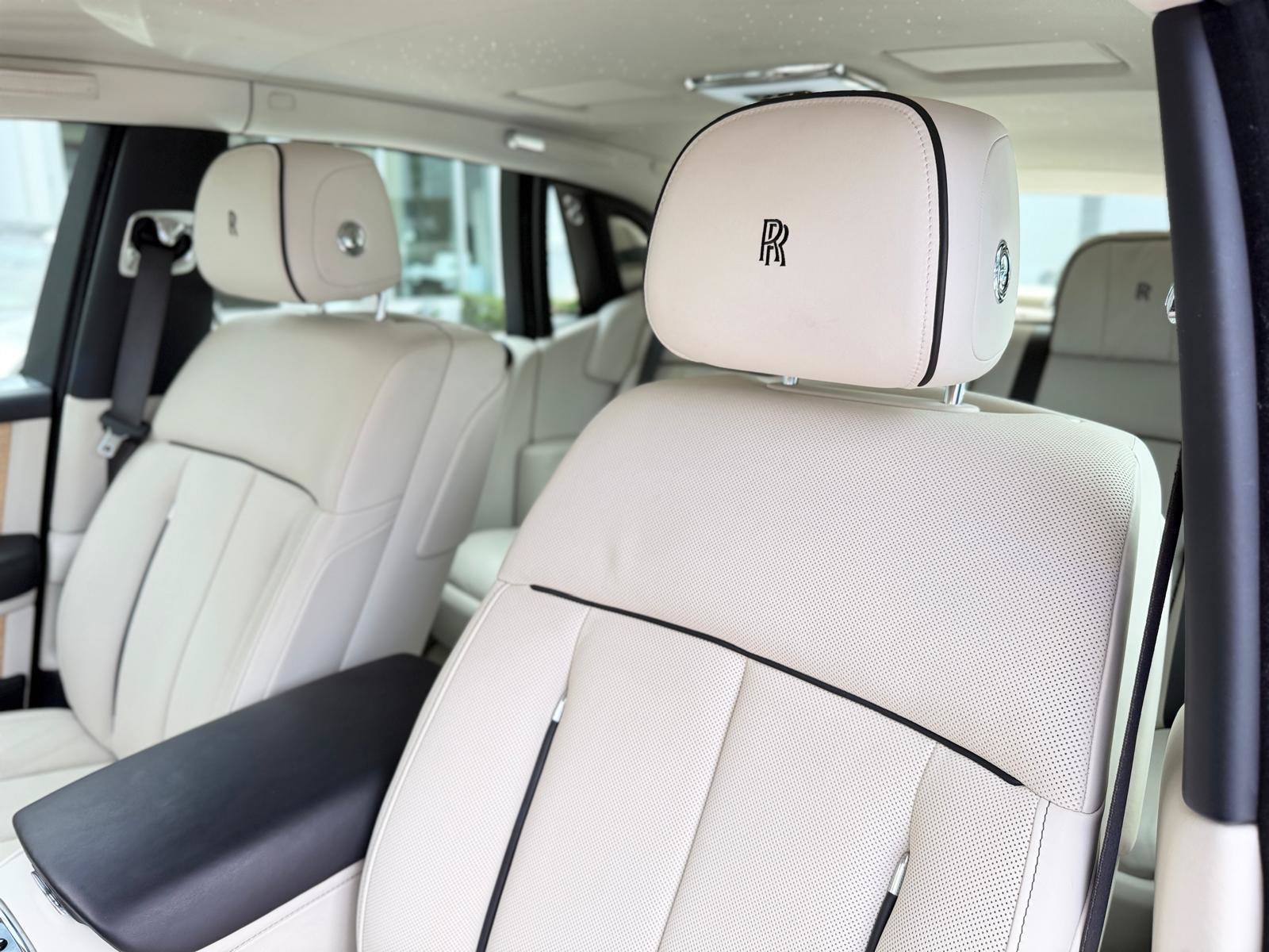Used 2019 Rolls-Royce Phantom Sedan RWD image 33