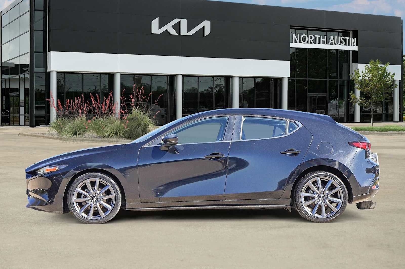 Used 2021 MAZDA MAZDA3 s image 4