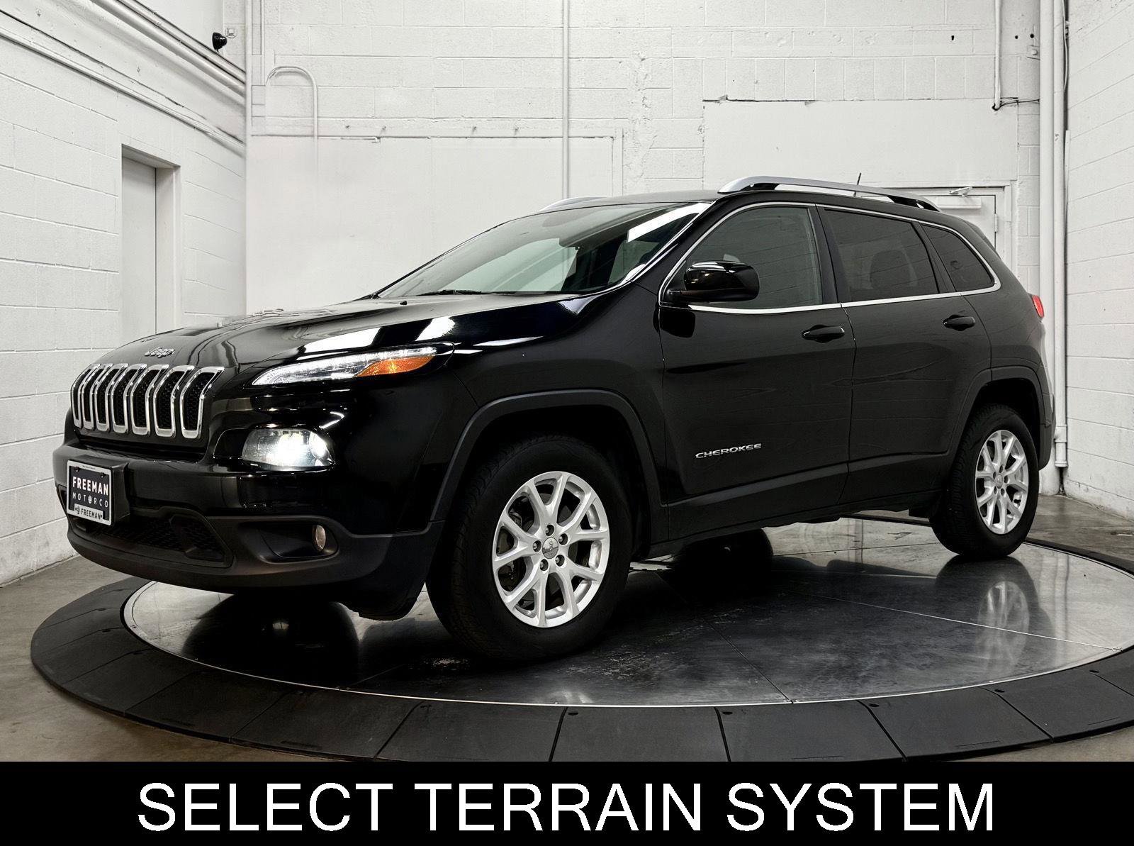 Used 2017 Jeep Cherokee Latitude w/ Cold Weather Group image 4