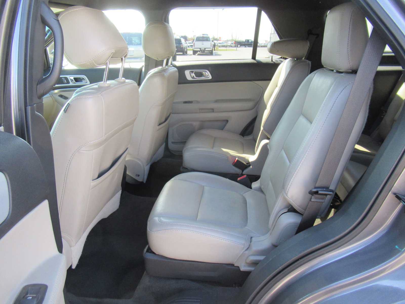 Used 2014 Ford Explorer XLT w/ Equipment Group 202A FWD image 15