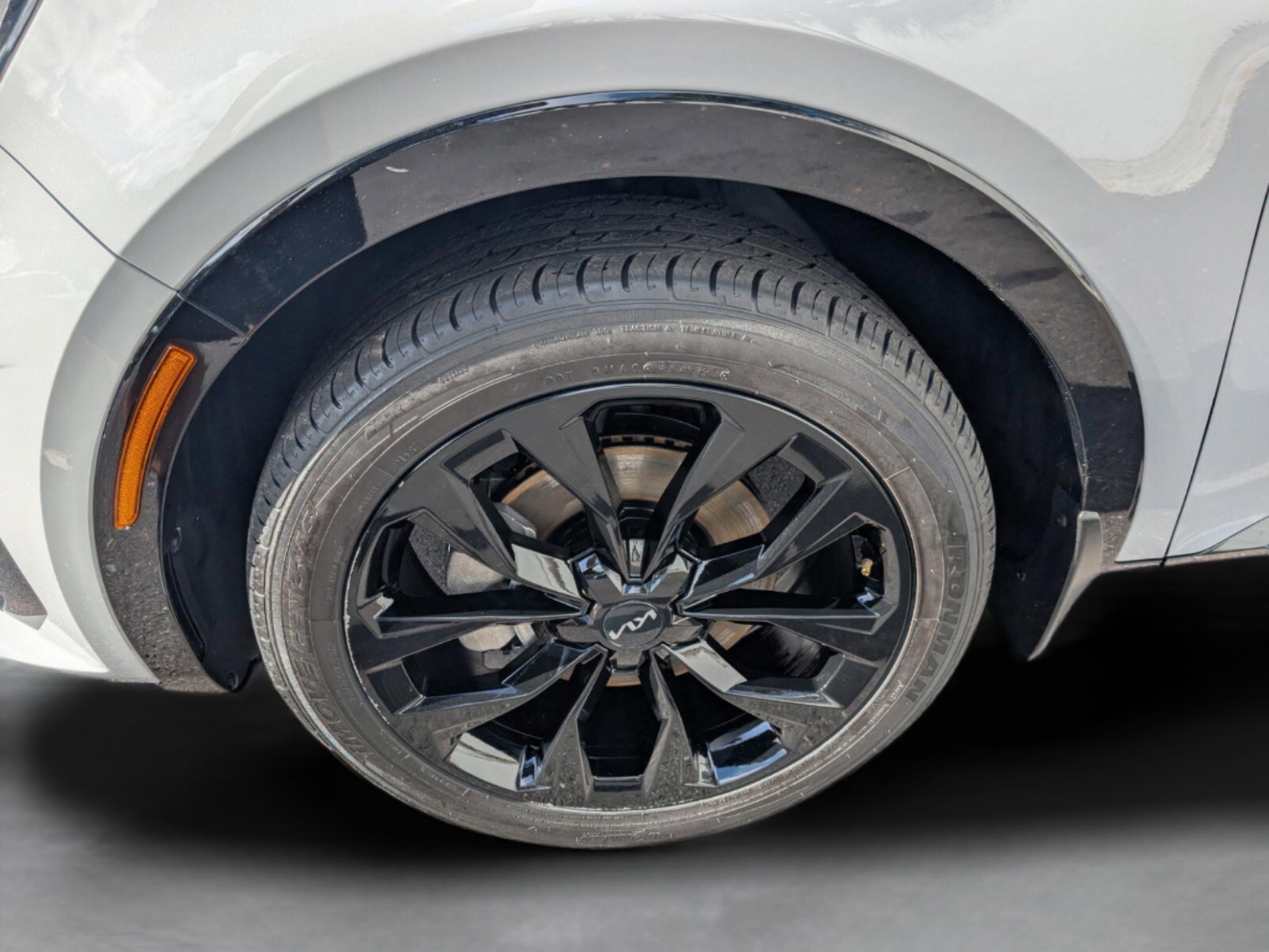 Used 2023 Kia Sorento SX image 13