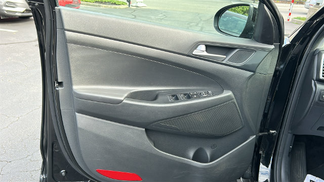 Used 2019 Hyundai Tucson Value AWD/4WD image 9