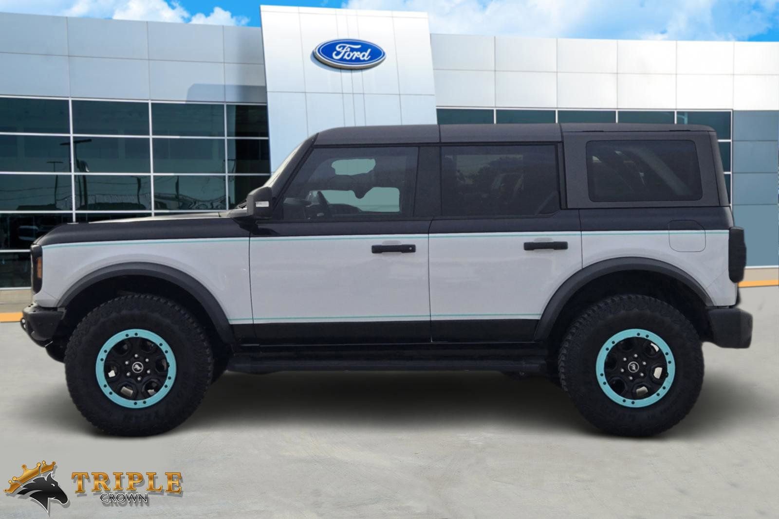 Used 2024 Ford Bronco Wildtrak image 3