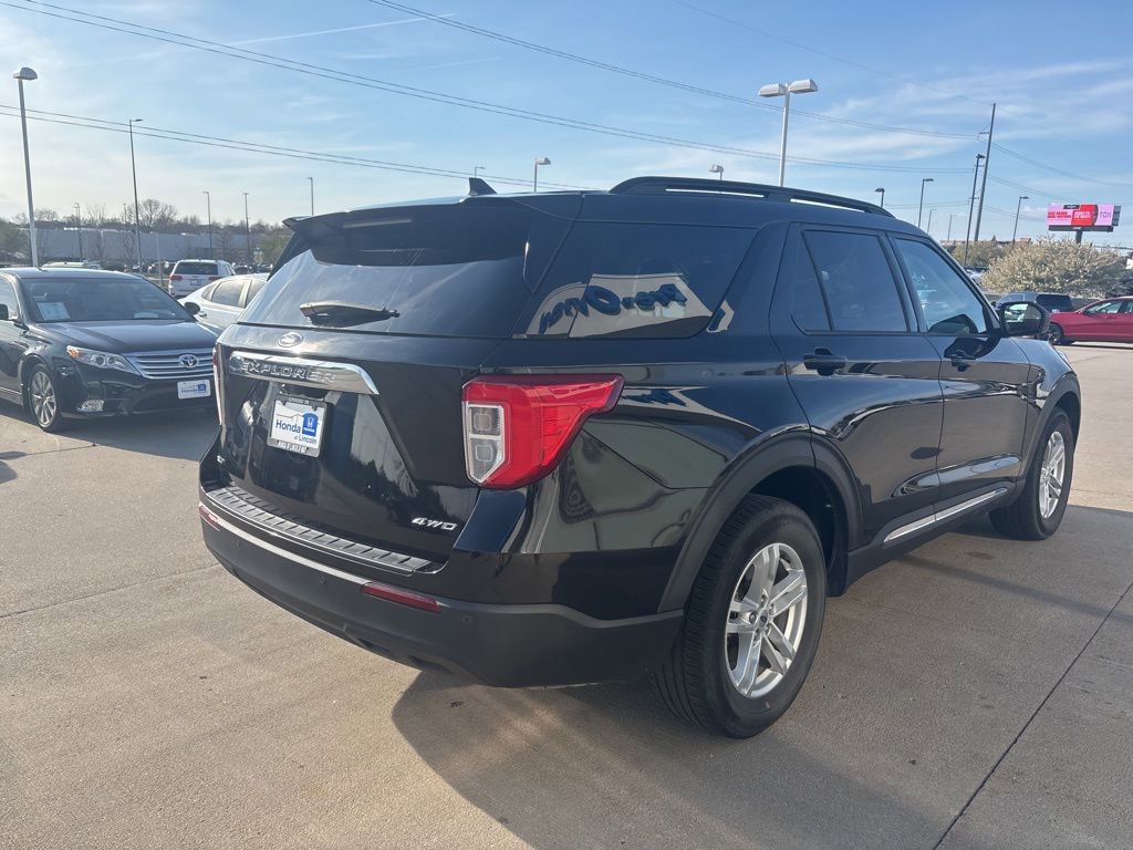 Used 2021 Ford Explorer XLT image 5