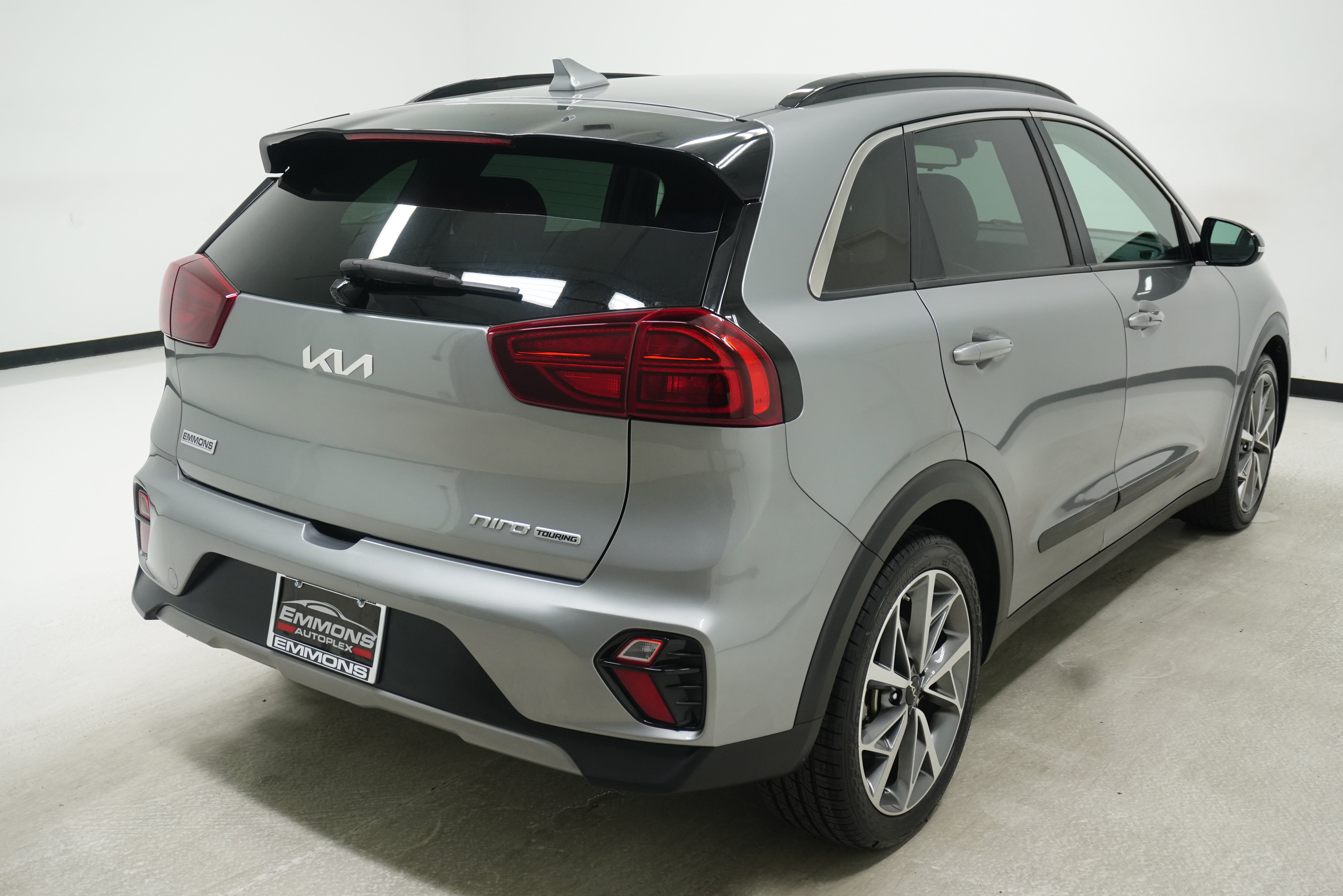 Used 2022 Kia Niro Touring Special Edition FWD image 4